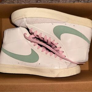 Nike Women's White and Green Sneakers with Pink Laces